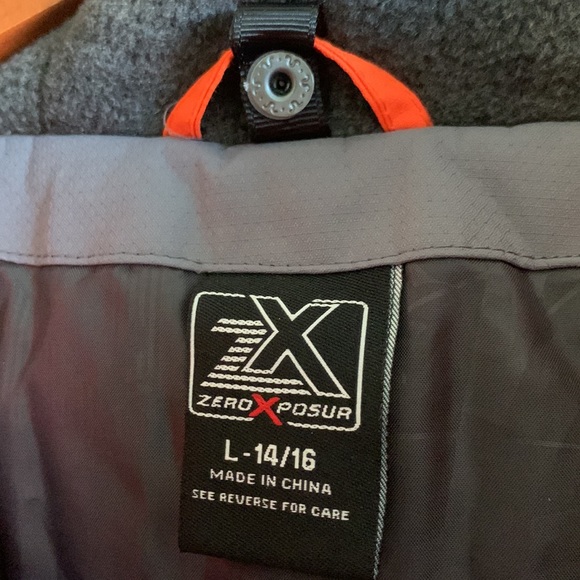 Boys winter jacket - Picture 3 of 4